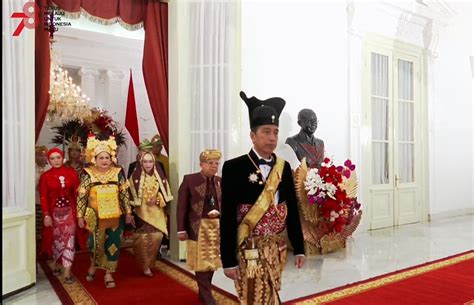 Jokowi Pakai Baju Daerah Ageman Songkok Di Hut Ri Ke 78 Di Istana