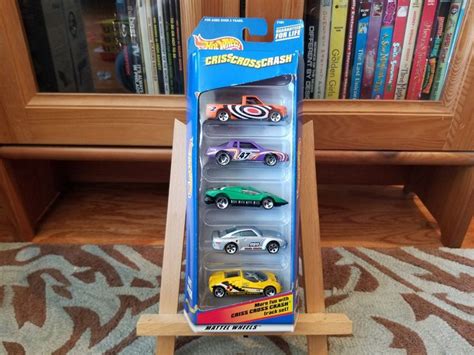 Hot Wheels Criss Cross Crash Gift Pack On Mercari Hot Wheels Gift Packs Gifts