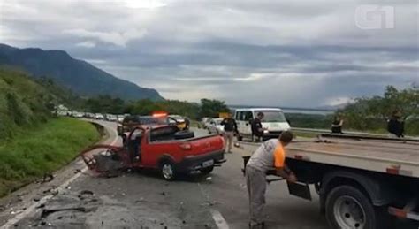 Acidente deixa três feridos na Rio Santos Rio de Janeiro G1