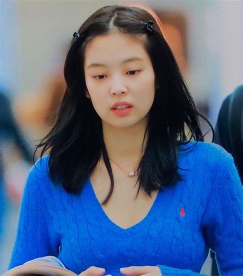 200113 Jennie Kim At ICN Airport Heading To Indonesia For Fanmeet