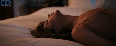 Deepika Padukone Nude Pictures Onlyfans Leaks Playboy Photos Sex Scene Uncensored