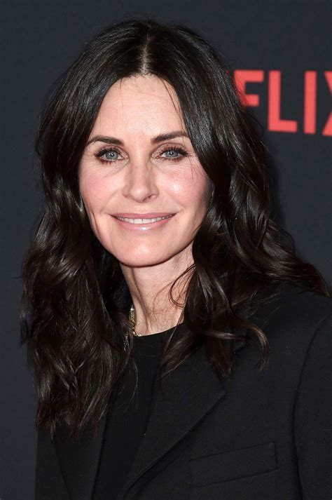 Friends Casts Dating Histories Through The Years Us Weekly