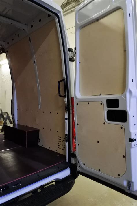 Дешевая обшивка фургона Iveco daily |Комплект обшивки для Ивеко Дайли