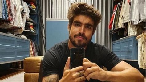 Caio Castro Faz Rara Apari O A Namorada Daiane De Paula