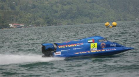 Lake Toba Circuit Becomes Favorite For The F1 Powerboat Winner