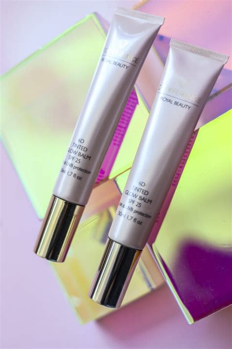 D Tinted Glow Balm SPF Creamy Nude Nr D DIFFERENCE