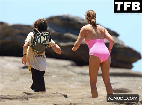 Julia Roberts Sexy Seen Showing Off Her Tits And Ass At The Beach In Sydney Aznude