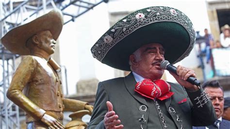 Vicente Fernández sí aclaró por qué no cantaba canciones de Juan