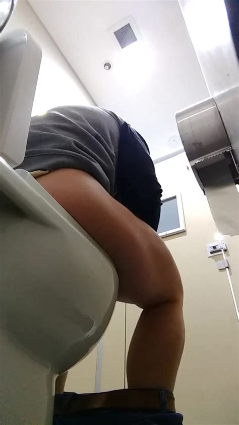 Toilet Bc 43 Hot Dude Dumping DC ThisVid