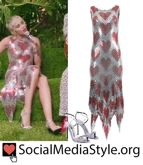 Miley Cyrus' heart chain-link dress and silver sandals