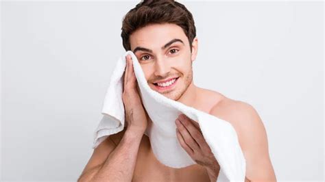 Essential Skincare Routine For Men Should Follow