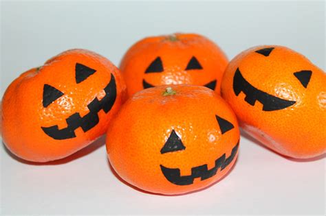 DIY gruselige Halloween Mandarinen selber machen - für eine perfekte ...