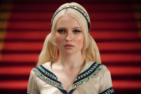 Emily Browning HD Wallpaper | Background Image | 3000x2000 | ID:611687