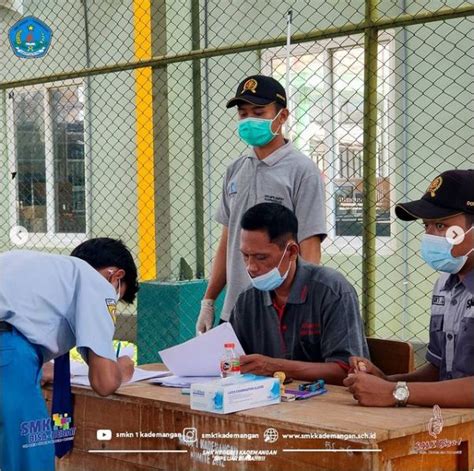 DAFTAR ULANG DAN CEK FISIK PESERTA DIDIK BARU SMKN 1 KADEMANGAN TAHUN