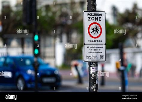 Pollution warning sign hi-res stock photography and images - Alamy