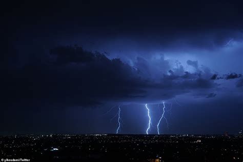 Thousands Left Without Power After Sydney Storm Daily Mail Online