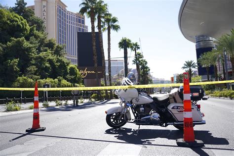 Las Vegas Police Man Thought Showgirls Laughing At Him Started