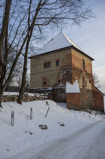 Tower And Walls Of Trakai History Museum Stock Photo - Download Image ...