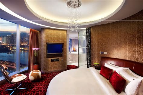 Suite Dreams From Invite Only Rooms To Mini Mansions A Look Inside