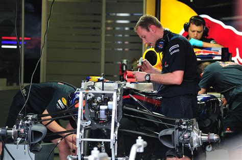 Red Bull Renault F Engineers Working On The Car Gregory Moine Flickr