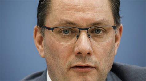 Chemnitz Afd Vorsitzender Tino Chrupalla Bei Autounfall Verletzt