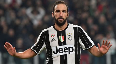 Gonzalo Higuain Juventus Star Scores Winner Vs Old Club Napoli