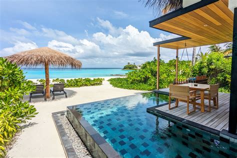 Hilton Maldives Amingiri Resort and Spa overview - offroadingblog.com