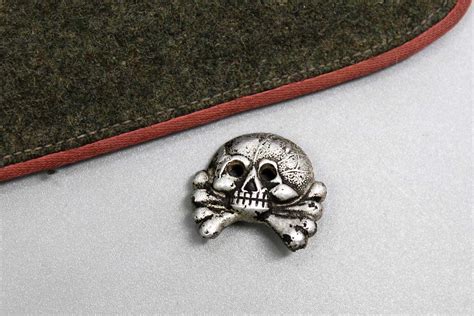 WW2 Panzer EM Shoulder Board And Panzer Skull EFL6244cxa Time