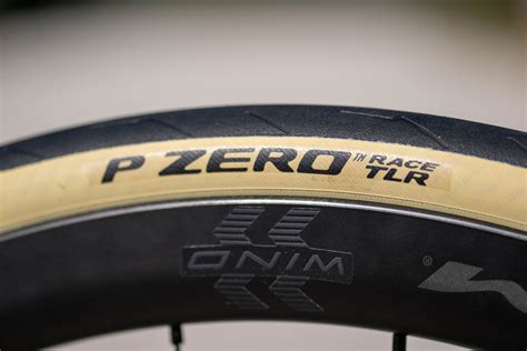 Pirelli P ZERO™ Race TLR Retro SPEEDCore Folding Tyre Road Bike ...