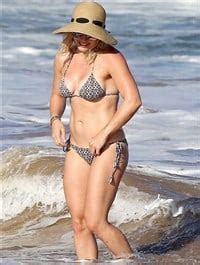 Hilary Duff Bikini Candids From Hawaii