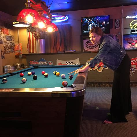 Date Night Des Moines: Double dates and dive bars