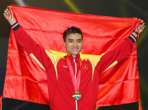 Hot boy Thể dục dụng cụ Đinh Phương Thành suýt mất cả hàm răng vì SEA Games