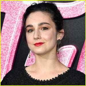 Molly Ephraim Was Very Pregnant While Filming A League Of Their Own