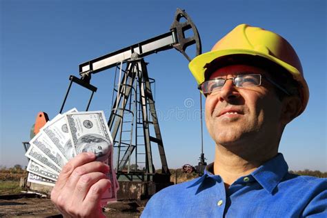 Petroleum Engineer Salary Stock Image Image Of Earnings