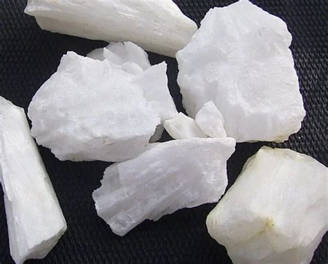 Quartz Ore At Best Price In Jaipur By Arham Exports ID 9806237233