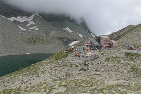 È finità l acqua Chiude il rifugio Quintino Sella al Monviso