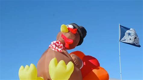 Thanksgiving Day Parade Tech Video - History of Thanksgiving - HISTORY.com