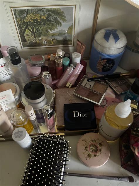 Messy Makeup Vanity Dior Talco Felce