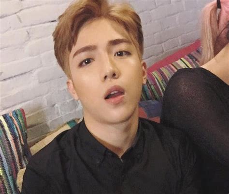 4 hot boy Việt Nam mà lầm tưởng trai Thái Hàn Tạp chí đồng tính nam