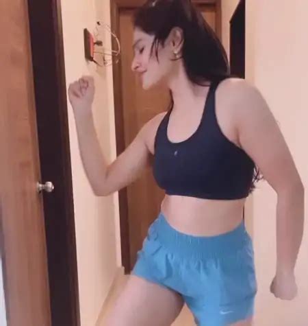 Yukti Kapoor Top Hot Pics And Photo