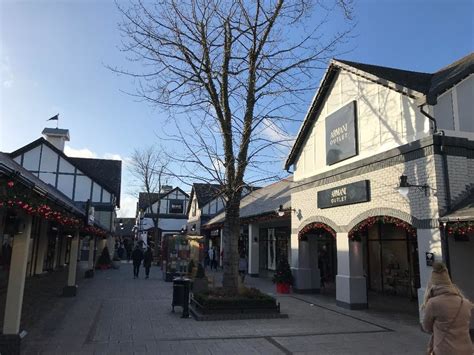 Cheshire Oaks Shopping Centre © John H Darch Geograph Britain And