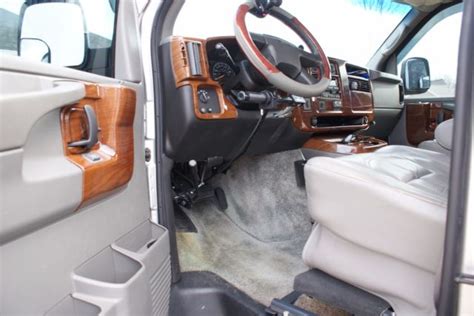 2004 GMC Savana Wheelchair Accessible Santa Fe Conversion Van