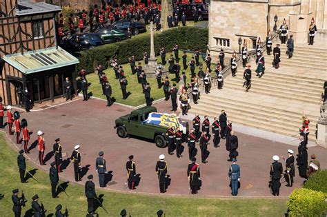 Guillermo Y Enrique Se Reencuentran En El Funeral Del Duque De Edimburgo