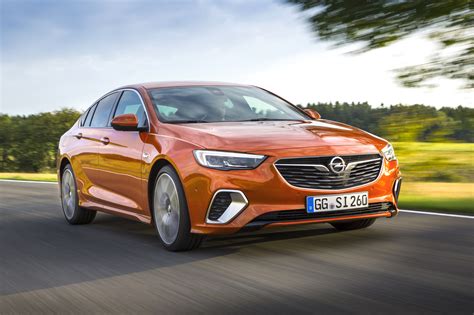 Photo 3 Opel Insignia GSi Vue Avant Berline Orange Vue Avant Roulante