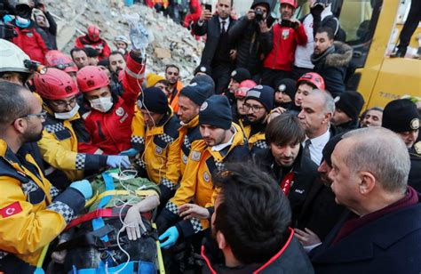 Aumentan A Los Muertos Por El Terremoto En Turqu A