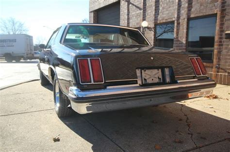 Oldsmobile Cutlass Calais V Automatic Bucket Seats Console