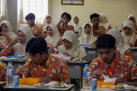 Anggaran Makan Bergizi Jadi Rp 10 000 Badan Gizi Buka Suara