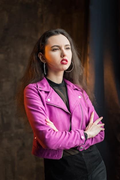 Premium Photo Beautiful Brunette Woman Posing In Studio