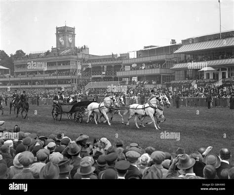 King George Queen Mary Arrive On The Course At Ascot Hi Res Stock