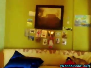 Sexxxy Girlfriend With Huge Tits Dances On Web Cam